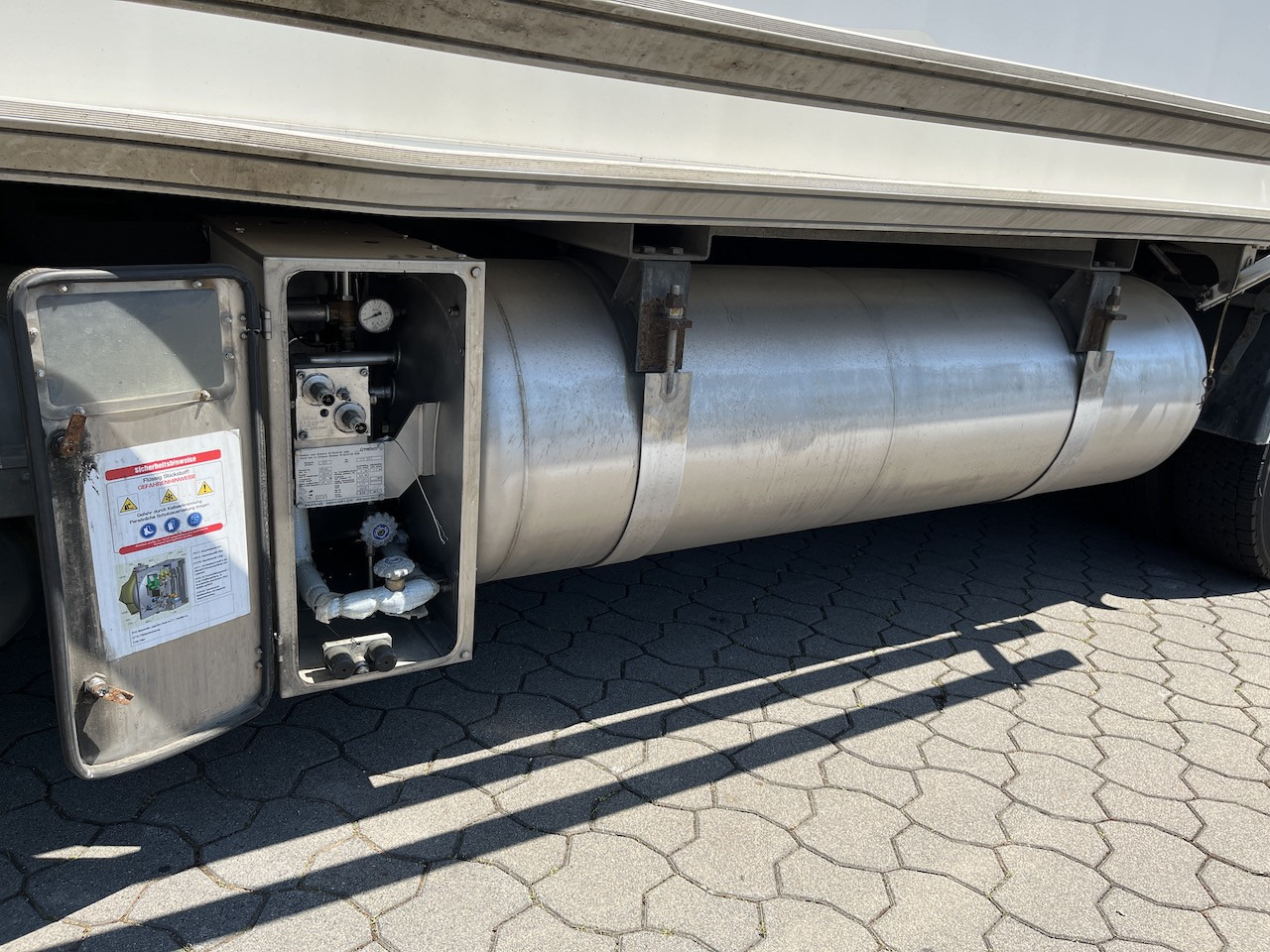 Mercedes-Benz Antos 1840 4x4 HAD LBW Kühlung Flüssigstickstoff - Camião frigorífico: foto 4 Mercedes-Benz Antos 1840 4x4 HAD LBW Kühlung Flüssigstickstoff - Camião frigorífico: foto 4