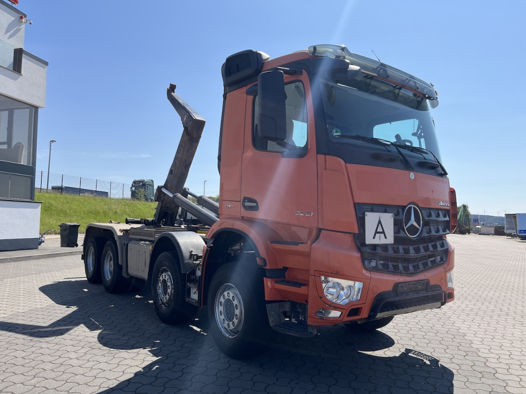 Mercedes-Benz Arocs 3251 8x4 Meiller 30 t Haken - Camião polibenne: foto 4 Mercedes-Benz Arocs 3251 8x4 Meiller 30 t Haken - Camião polibenne: foto 4