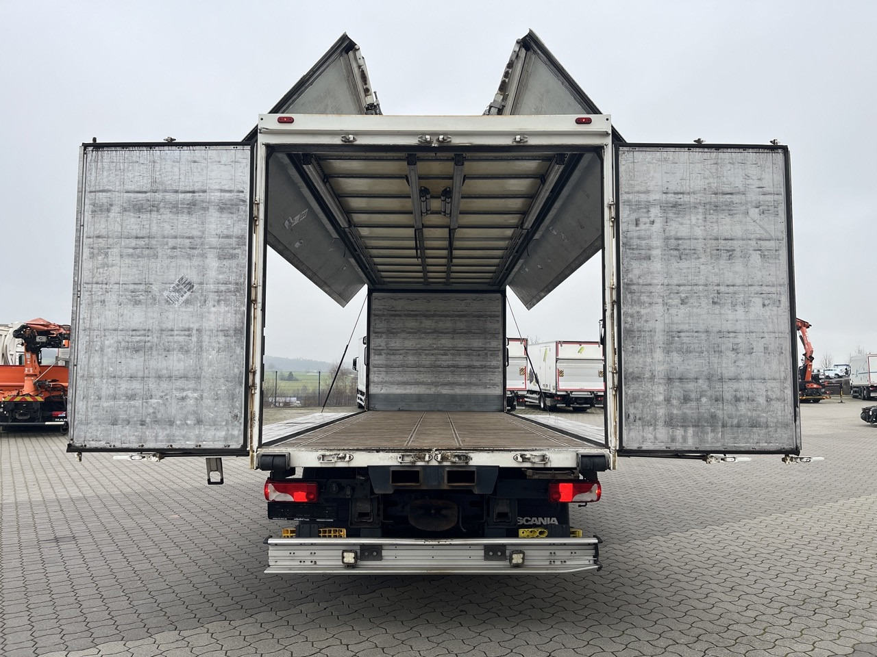 Scania R 450 6x2 Geränke Lenkachse Retarder - Camião transporte de bebidas: foto 5 Scania R 450 6x2 Geränke Lenkachse Retarder - Camião transporte de bebidas: foto 5