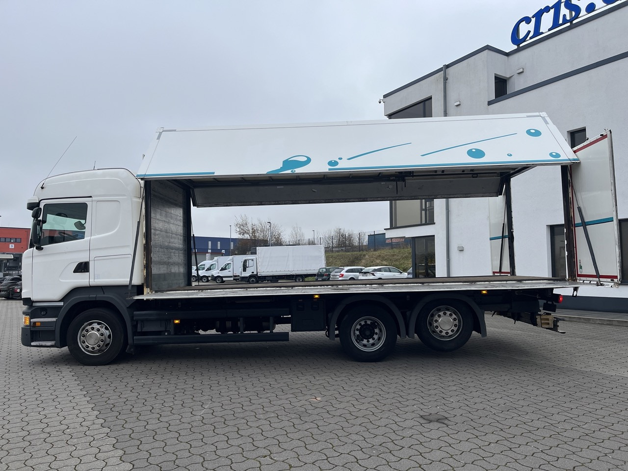 Scania R 450 6x2 Geränke Lenkachse Retarder - Camião transporte de bebidas: foto 4 Scania R 450 6x2 Geränke Lenkachse Retarder - Camião transporte de bebidas: foto 4