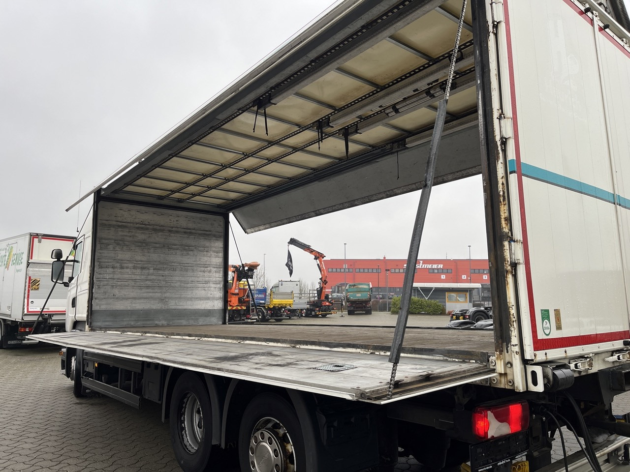 Scania R 450 6x2 Geränkezug + Orten Anhänger - Camião transporte de bebidas: foto 2 Scania R 450 6x2 Geränkezug + Orten Anhänger - Camião transporte de bebidas: foto 2