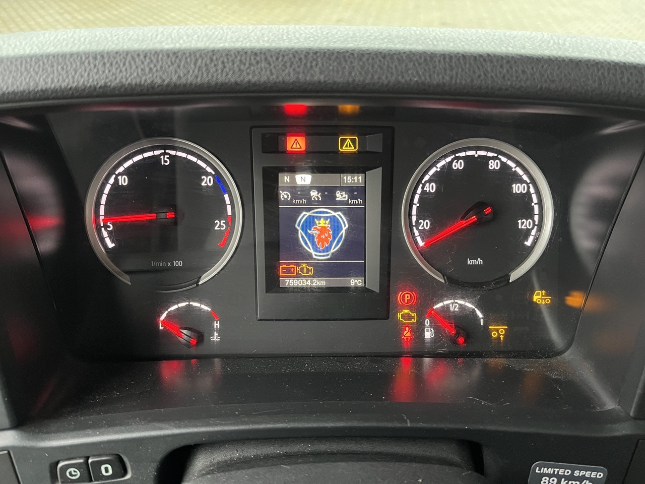 Scania R 450 6x2 Geränkezug + Orten Anhänger - Camião transporte de bebidas: foto 4 Scania R 450 6x2 Geränkezug + Orten Anhänger - Camião transporte de bebidas: foto 4