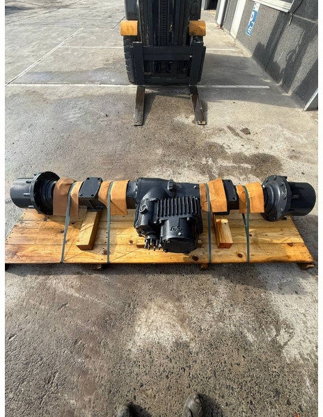 Komatsu PW140-7 REAR AXLE ASSEMBLY 20E-22-32000 - Eixo e peças por Máquina de construção: foto 1 Komatsu PW140-7 REAR AXLE ASSEMBLY 20E-22-32000 - Eixo e peças por Máquina de construção: foto 1