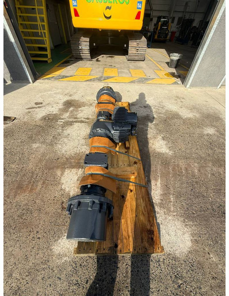 Komatsu PW140-7 REAR AXLE ASSEMBLY 20E-22-32000 - Eixo e peças por Máquina de construção: foto 3 Komatsu PW140-7 REAR AXLE ASSEMBLY 20E-22-32000 - Eixo e peças por Máquina de construção: foto 3