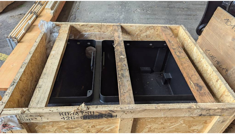 Komatsu WA600-8 BATTERY BOX 426-06-61211 - Estrutura/ Châssis por Máquina de construção: foto 4 Komatsu WA600-8 BATTERY BOX 426-06-61211 - Estrutura/ Châssis por Máquina de construção: foto 4