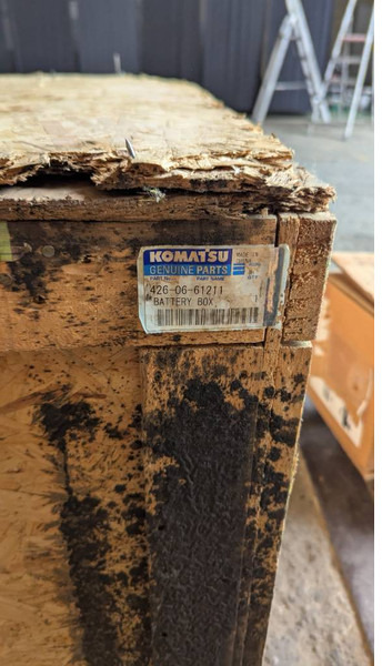 Komatsu WA600-8 BATTERY BOX 426-06-61211 - Estrutura/ Châssis por Máquina de construção: foto 3 Komatsu WA600-8 BATTERY BOX 426-06-61211 - Estrutura/ Châssis por Máquina de construção: foto 3