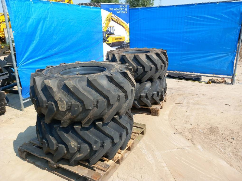 TractionMaster 18-19,5 - Jantes e pneus por Equipamento de movimentação: foto 1 TractionMaster 18-19,5 - Jantes e pneus por Equipamento de movimentação: foto 1