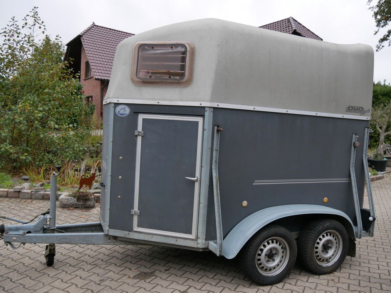 Böckmann Duo Esprit mit Sattelkammer - Reboque transporte de gado: foto 1 Böckmann Duo Esprit mit Sattelkammer - Reboque transporte de gado: foto 1