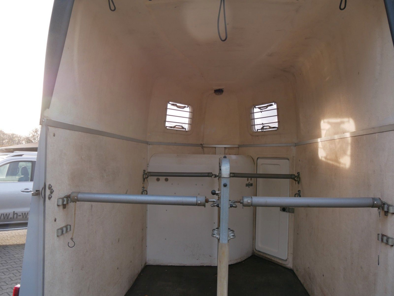 Humbaur Atis 2 Pferde Sattelkammer - Reboque transporte de gado: foto 4 Humbaur Atis 2 Pferde Sattelkammer - Reboque transporte de gado: foto 4