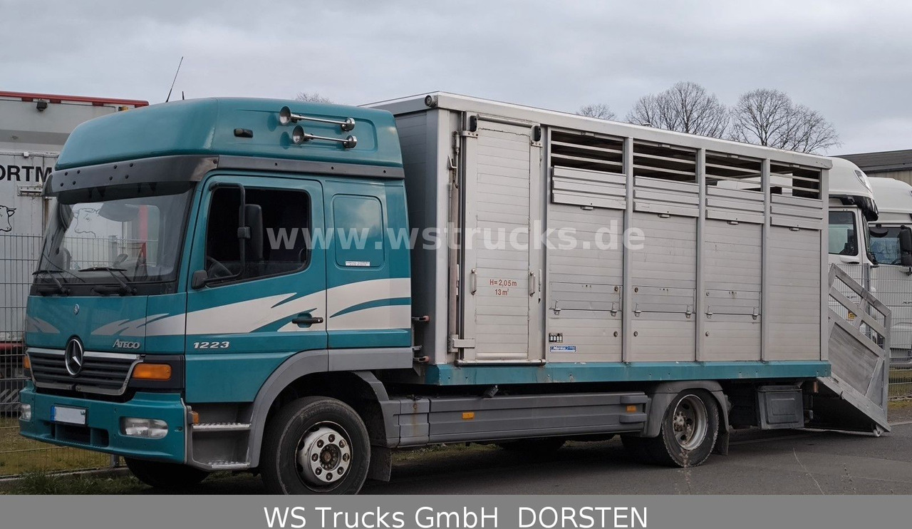 Mercedes-Benz Atego 1223 1 Stock Hohe Gitter Viehtransporter - Camião de transporte de cavalos: foto 4 Mercedes-Benz Atego 1223 1 Stock Hohe Gitter Viehtransporter - Camião de transporte de cavalos: foto 4