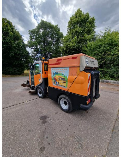 Bucher Kehrmaschine BUCHER-GUYER Kehrmaschine EG 4.500 kg Diesel Topzustand - Varredora industrial: foto 5 Bucher Kehrmaschine BUCHER-GUYER Kehrmaschine EG 4.500 kg Diesel Topzustand - Varredora industrial: foto 5