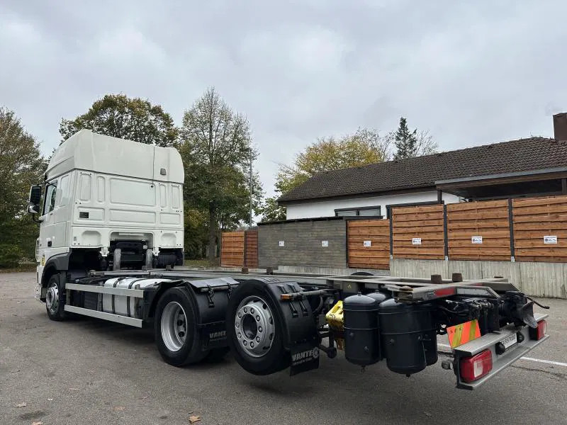 DAF XF 106 450 SSC 6X2*4 Stück ! *Jumbo*E6D*Multi*VANTEC - Camião transportador de contêineres/ Caixa móvel: foto 2 DAF XF 106 450 SSC 6X2*4 Stück ! *Jumbo*E6D*Multi*VANTEC - Camião transportador de contêineres/ Caixa móvel: foto 2
