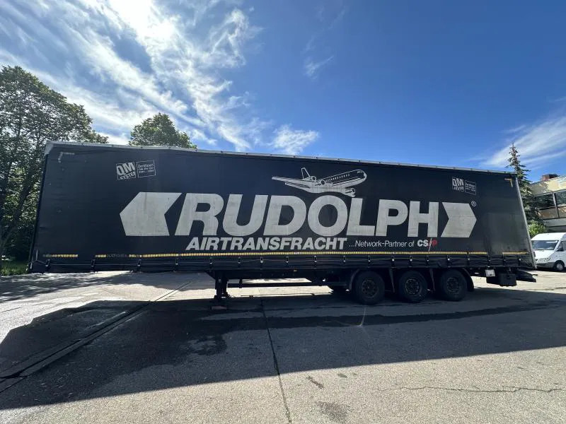 Kögel MEGA Tautliner mit ROLLENBETT Flughafentr. MEGA Tautliner mit ROLLENBETT Flughafentr. - Semi-reboque furgão: foto 2 Kögel MEGA Tautliner mit ROLLENBETT Flughafentr. MEGA Tautliner mit ROLLENBETT Flughafentr. - Semi-reboque furgão: foto 2