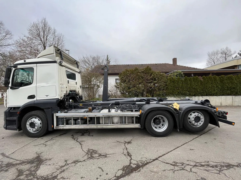 Mercedes-Benz Actros 2543 BL 6x2 MEILLER Abroller TÜV NEU! - Camião polibenne: foto 2 Mercedes-Benz Actros 2543 BL 6x2 MEILLER Abroller TÜV NEU! - Camião polibenne: foto 2