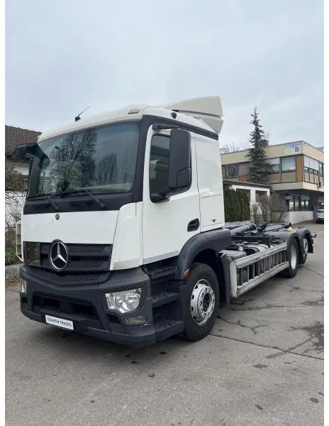 Mercedes-Benz Actros 2543 BL 6x2 MEILLER Abroller TÜV NEU! - Camião polibenne: foto 1 Mercedes-Benz Actros 2543 BL 6x2 MEILLER Abroller TÜV NEU! - Camião polibenne: foto 1