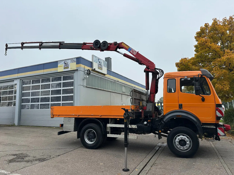 Mercedes-Benz SK 1824 AK*4x4*HMF 1253 K4 B3*Seilwinde - Camião grua: foto 1 Mercedes-Benz SK 1824 AK*4x4*HMF 1253 K4 B3*Seilwinde - Camião grua: foto 1