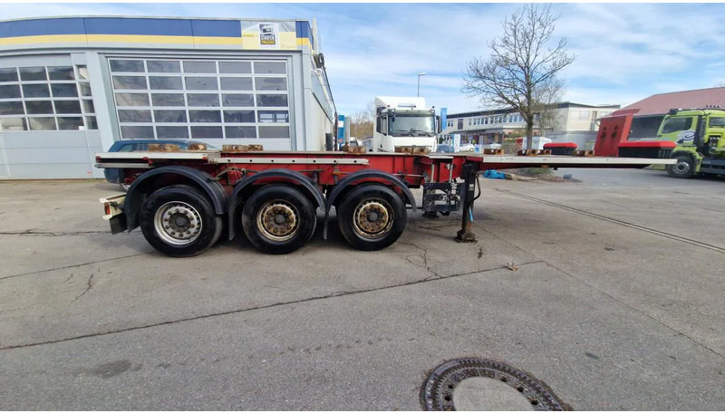 Schwarzmüller kurzes 3- Achs Chassis ADR für Chemie Spezialbehäl kurzes 3- Achs Chassis ADR für Chemie Spezialbehälter - Semi-reboque transportador de contêineres/ Caixa móvel: foto 3 Schwarzmüller kurzes 3- Achs Chassis ADR für Chemie Spezialbehäl kurzes 3- Achs Chassis ADR für Chemie Spezialbehälter - Semi-reboque transportador de contêineres/ Caixa móvel: foto 3