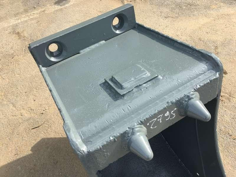 MECALAC 450mm - séries 8 / 10 / 11 / 12 - Balde escavadora: foto 4 MECALAC 450mm - séries 8 / 10 / 11 / 12 - Balde escavadora: foto 4