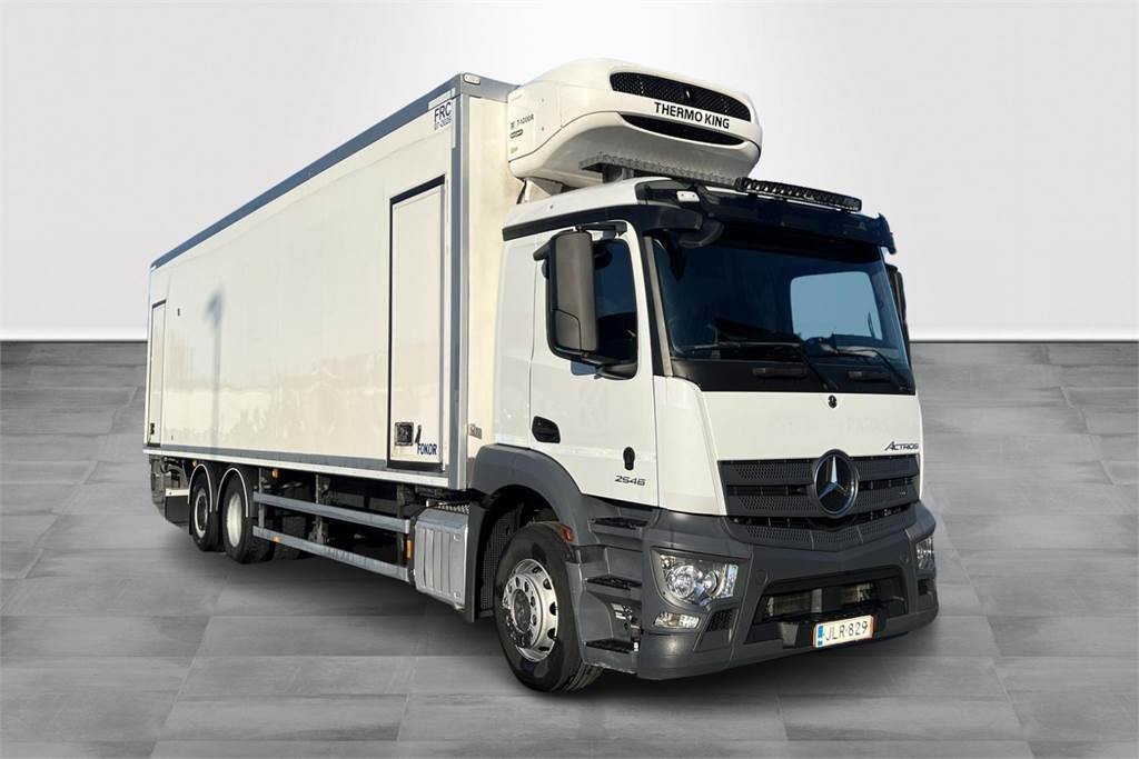 Mercedes-Benz ACTROS 2546L-6X2/ 60 FRC 07/2026 - Camião isotérmico: foto 3 Mercedes-Benz ACTROS 2546L-6X2/ 60 FRC 07/2026 - Camião isotérmico: foto 3