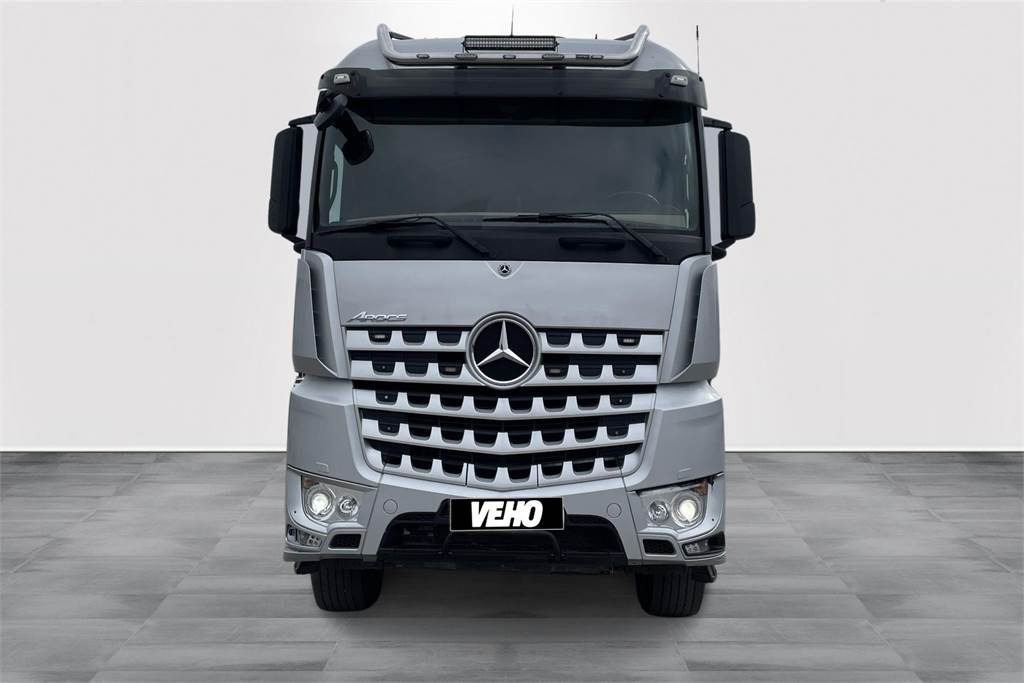 Mercedes-Benz AROCS 3663 L RIIKO- puuvarustus - Camião de transporte de madeira: foto 2 Mercedes-Benz AROCS 3663 L RIIKO- puuvarustus - Camião de transporte de madeira: foto 2