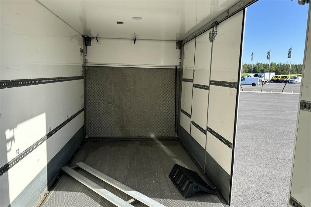 Volvo FL 240 - Camião isotérmico: foto 5 Volvo FL 240 - Camião isotérmico: foto 5