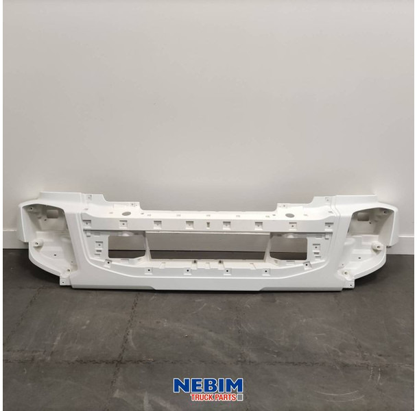 Volvo Volvo - 22376336 - Bumper FL3 - Peça de reposição por Camião: foto 1 Volvo Volvo - 22376336 - Bumper FL3 - Peça de reposição por Camião: foto 1