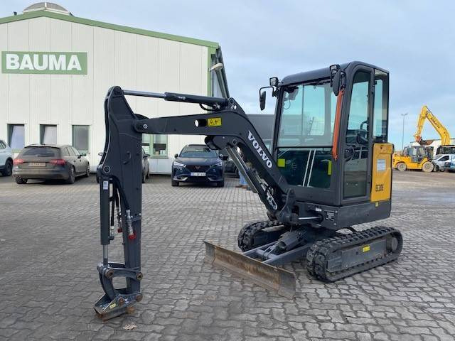 Volvo EC 20 E MIETE / RENTAL (12002071) - Mini escavadeira: foto 1 Volvo EC 20 E MIETE / RENTAL (12002071) - Mini escavadeira: foto 1