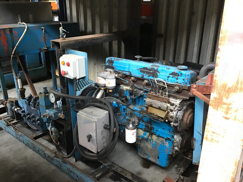 Ford 2714E POMP 550 BAR USED - Bomba de água: foto 1 Ford 2714E POMP 550 BAR USED - Bomba de água: foto 1