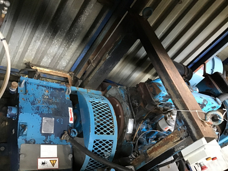 Ford 2714E POMP 550 BAR USED - Bomba de água: foto 2 Ford 2714E POMP 550 BAR USED - Bomba de água: foto 2