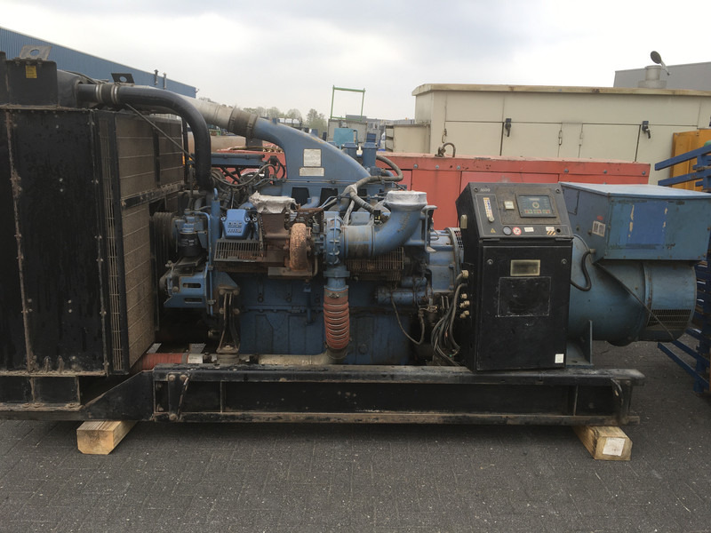 MTU LEROY-SOMER 49.1L9A C6/4 GENERATOR 825 KVA USED - Gerador elétrico: foto 1 MTU LEROY-SOMER 49.1L9A C6/4 GENERATOR 825 KVA USED - Gerador elétrico: foto 1