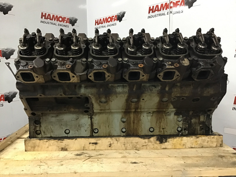MTU 12V183-AA51-218 OM424 FOR PARTS - Máquina de construção: foto 2 MTU 12V183-AA51-218 OM424 FOR PARTS - Máquina de construção: foto 2