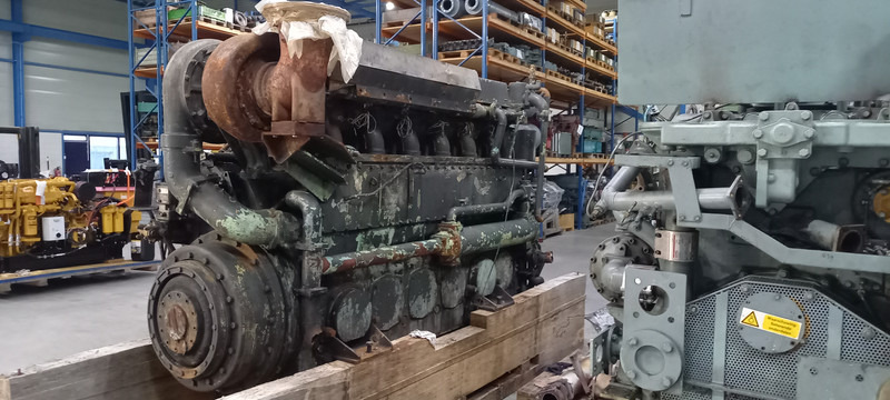 Mitsubishi S6U-MPTA USED - Máquina de construção: foto 3 Mitsubishi S6U-MPTA USED - Máquina de construção: foto 3