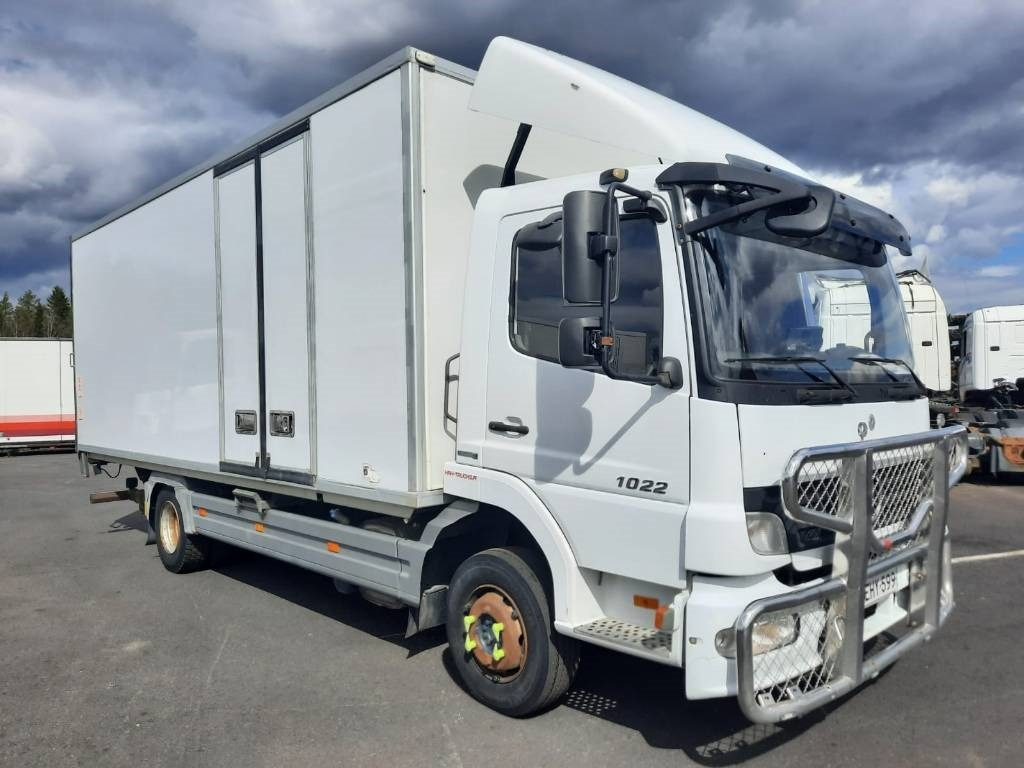 Mercedes-Benz Atego 1022 - Camião furgão: foto 2 Mercedes-Benz Atego 1022 - Camião furgão: foto 2