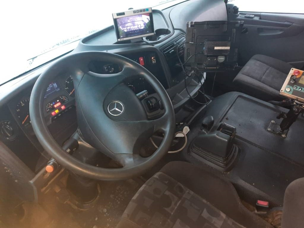 Caminhão de lixo Mercedes-Benz Axor 2533: foto 8