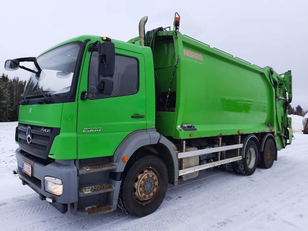 Mercedes-Benz Axor 2533 - Caminhão de lixo: foto 1 Mercedes-Benz Axor 2533 - Caminhão de lixo: foto 1