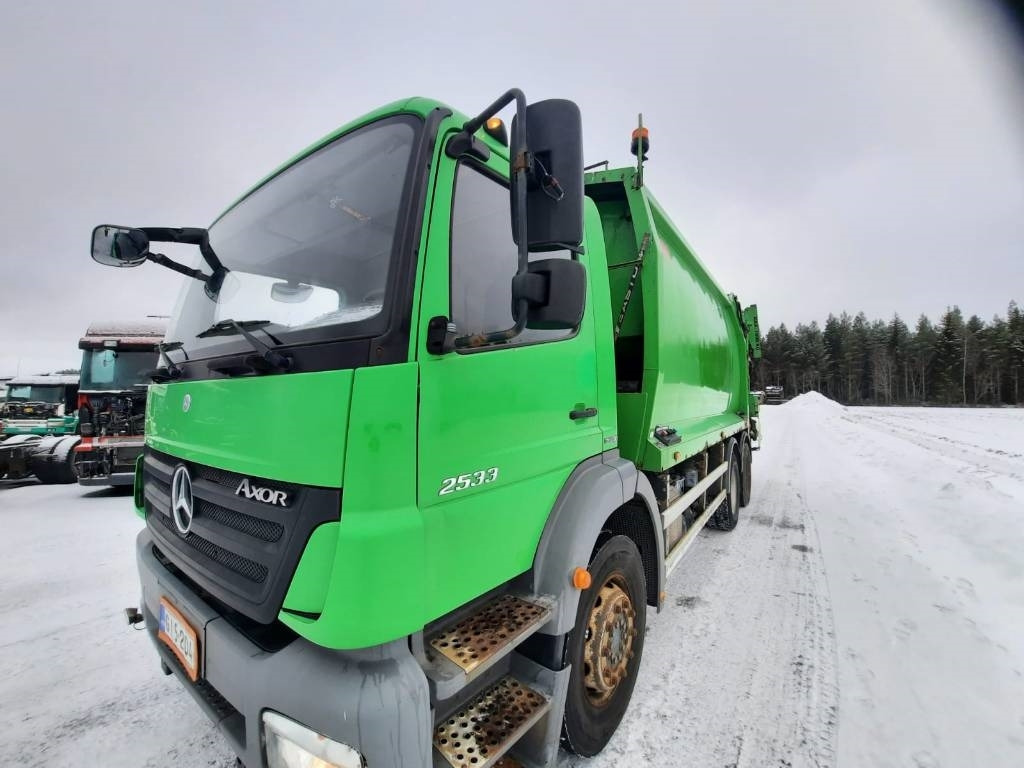 Mercedes-Benz Axor 2533 - Caminhão de lixo: foto 2 Mercedes-Benz Axor 2533 - Caminhão de lixo: foto 2