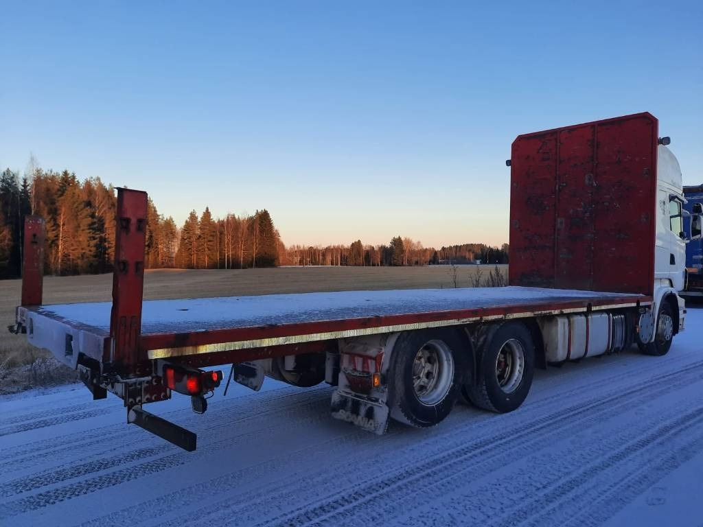 Scania R 560 - Camião de caixa aberta/ Plataforma: foto 4 Scania R 560 - Camião de caixa aberta/ Plataforma: foto 4