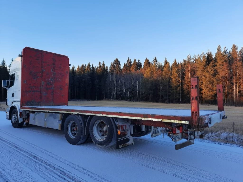 Scania R 560 - Camião de caixa aberta/ Plataforma: foto 3 Scania R 560 - Camião de caixa aberta/ Plataforma: foto 3