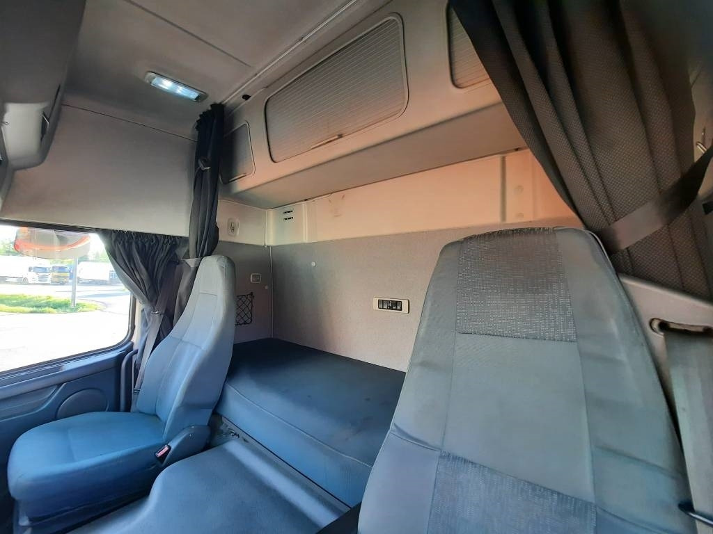 Camião transportador de contêineres/ Caixa móvel Volvo FM-11: foto 7