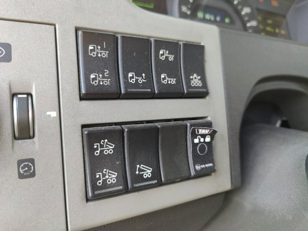 Camião transportador de contêineres/ Caixa móvel Volvo FM 500: foto 22