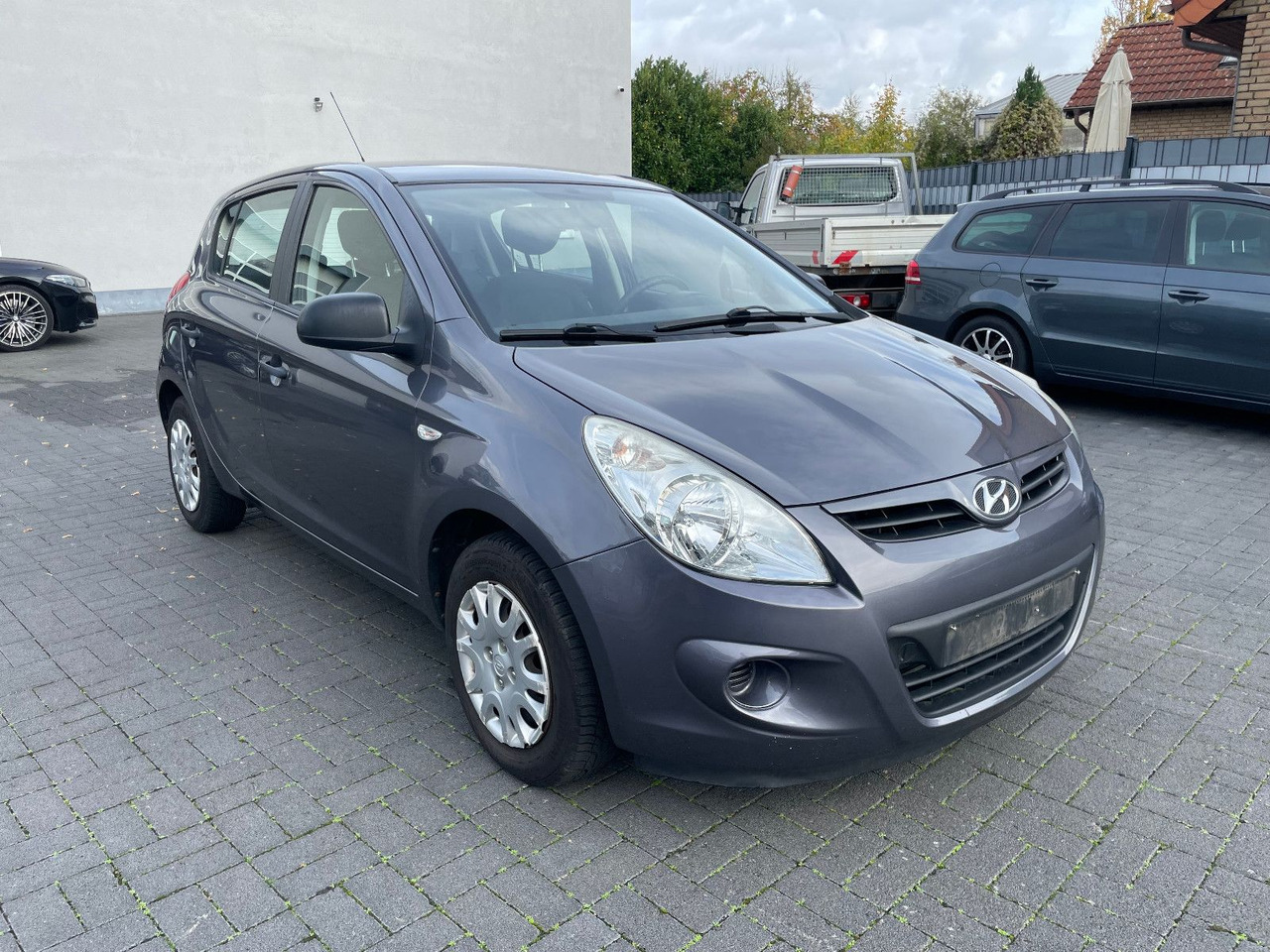 Hyundai i20 - Sedan: foto 1 Hyundai i20 - Sedan: foto 1