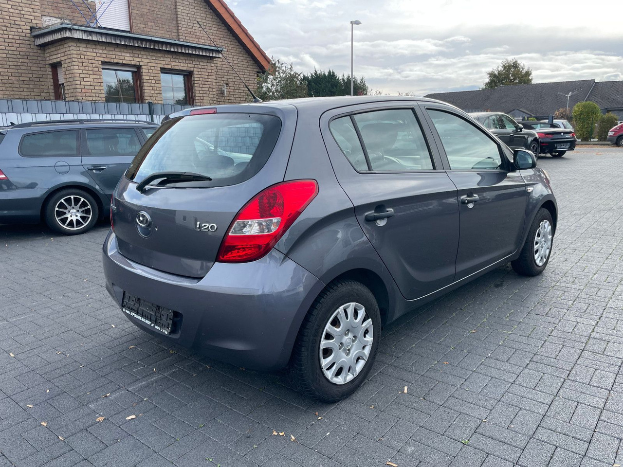 Hyundai i20 TÜV 11-2027 - Sedan: foto 2 Hyundai i20 TÜV 11-2027 - Sedan: foto 2