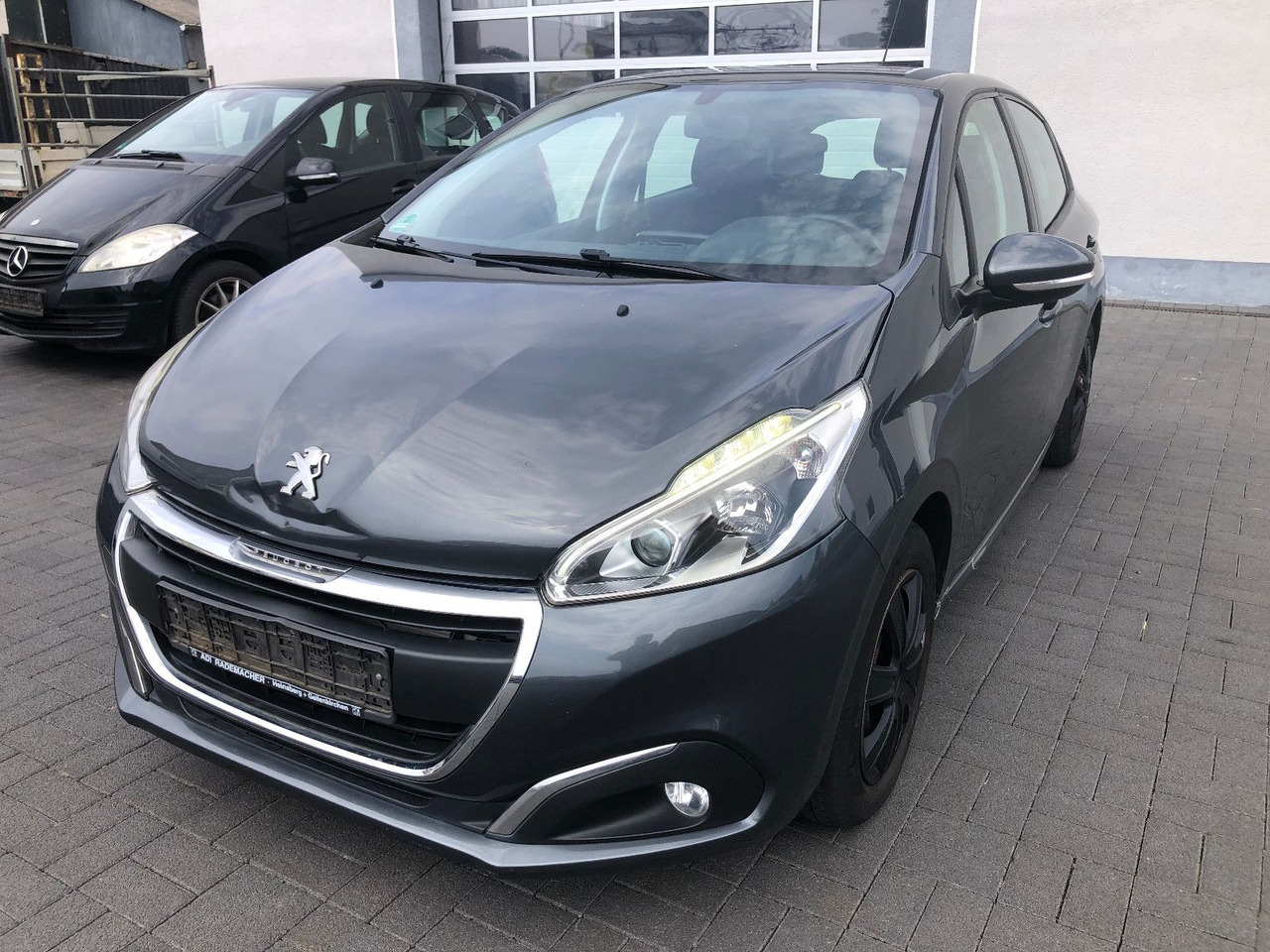Peugeot 208 Active - Sedan: foto 3 Peugeot 208 Active - Sedan: foto 3
