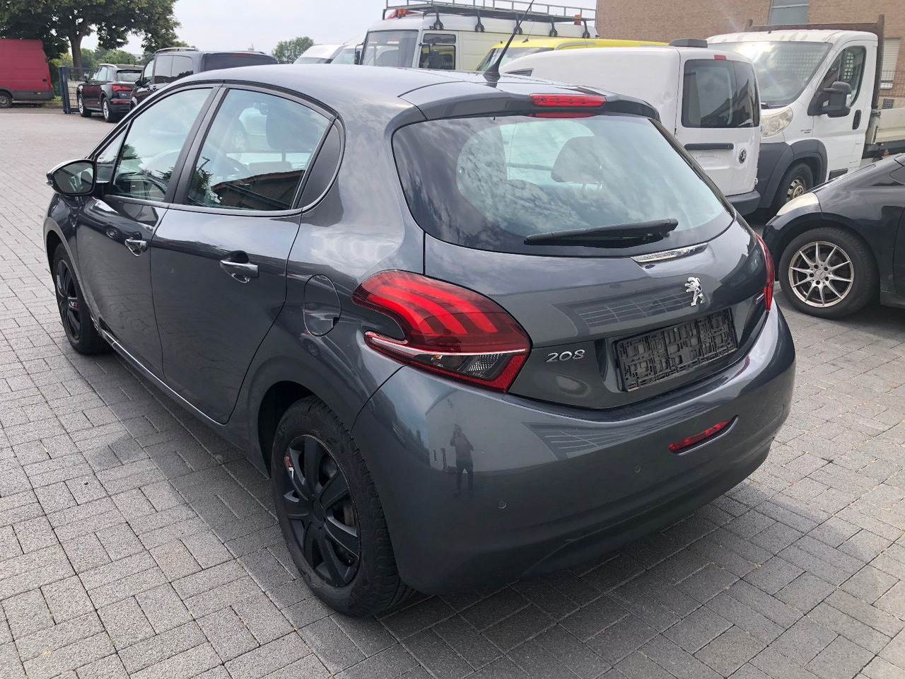 Peugeot 208 Active - Sedan: foto 4 Peugeot 208 Active - Sedan: foto 4