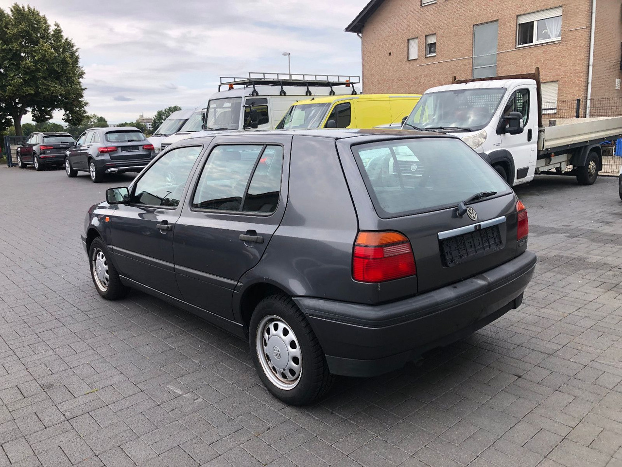 Volkswagen Golf 1.8 GL Klima - Sedan: foto 4 Volkswagen Golf 1.8 GL Klima - Sedan: foto 4