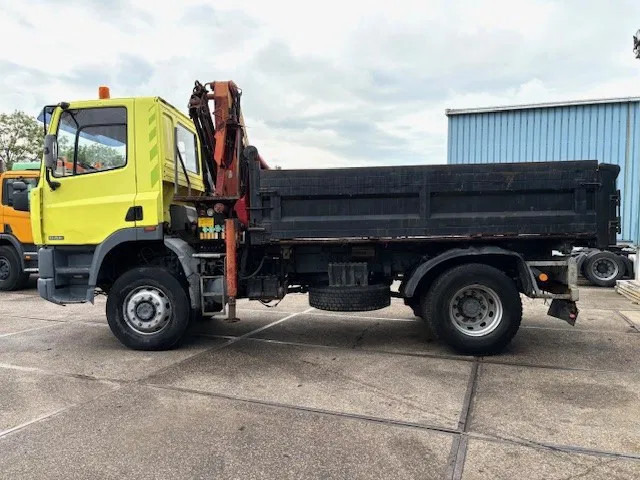 DAF 65 -180ATI 4x4 FULL STEEL 3-WAY KIPPER AND PALFINGER CRANE (EURO 2 / MANUAL GEARBOX / FULL STEEL SUSPENSION / ETC.) - Camião basculante, Camião grua: foto 5 DAF 65 -180ATI 4x4 FULL STEEL 3-WAY KIPPER AND PALFINGER CRANE (EURO 2 / MANUAL GEARBOX / FULL STEEL SUSPENSION / ETC.) - Camião basculante, Camião grua: foto 5