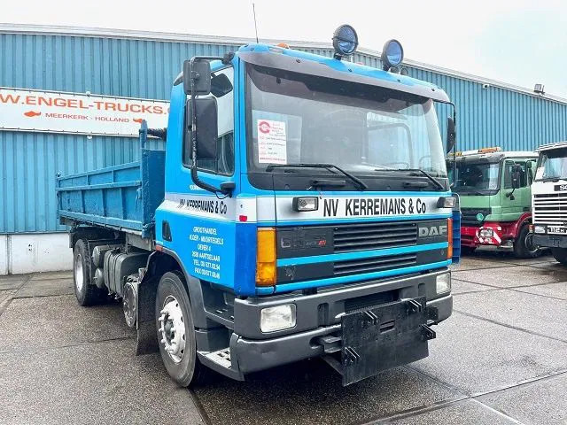 DAF 65.210 ATI 4x2 FULL STEEL KIPPER (EURO 2 / MANUAL GEARBOX / FULL STEEL SUSPENSION / P.T.O.) - Camião basculante: foto 2 DAF 65.210 ATI 4x2 FULL STEEL KIPPER (EURO 2 / MANUAL GEARBOX / FULL STEEL SUSPENSION / P.T.O.) - Camião basculante: foto 2