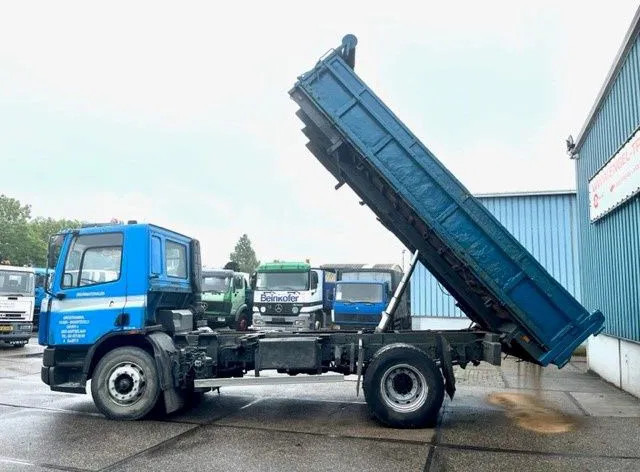 DAF 65.210 ATI 4x2 FULL STEEL KIPPER (EURO 2 / MANUAL GEARBOX / FULL STEEL SUSPENSION / P.T.O.) - Camião basculante: foto 5 DAF 65.210 ATI 4x2 FULL STEEL KIPPER (EURO 2 / MANUAL GEARBOX / FULL STEEL SUSPENSION / P.T.O.) - Camião basculante: foto 5