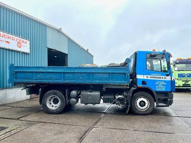 DAF 65.210 ATI 4x2 FULL STEEL KIPPER (EURO 2 / MANUAL GEARBOX / FULL STEEL SUSPENSION / P.T.O.) - Camião basculante: foto 4 DAF 65.210 ATI 4x2 FULL STEEL KIPPER (EURO 2 / MANUAL GEARBOX / FULL STEEL SUSPENSION / P.T.O.) - Camião basculante: foto 4