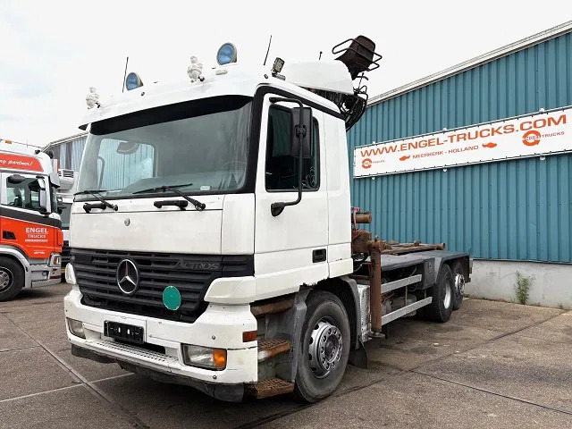 Mercedes-Benz Actros 2540 L 6x2 MP1 WITH V-CRANE & HOOK-ARM SYSTEM (EPS WITH CLUTCH (3 PEDALS) / REDUCTION AXLE / STEEL-/AIR SUSPENSION / P.T. - Camião polibenne, Camião grua: foto 1 Mercedes-Benz Actros 2540 L 6x2 MP1 WITH V-CRANE & HOOK-ARM SYSTEM (EPS WITH CLUTCH (3 PEDALS) / REDUCTION AXLE / STEEL-/AIR SUSPENSION / P.T. - Camião polibenne, Camião grua: foto 1